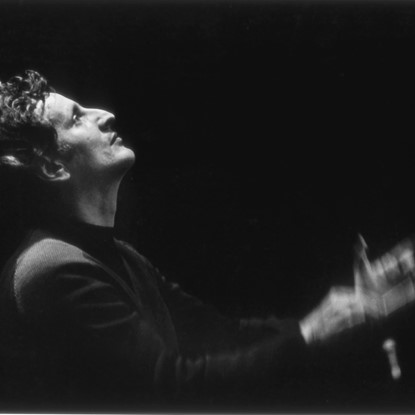 Eduardo Mata, Dallas Symphony Orchestra, Dallas, Texas by Andy Hanson